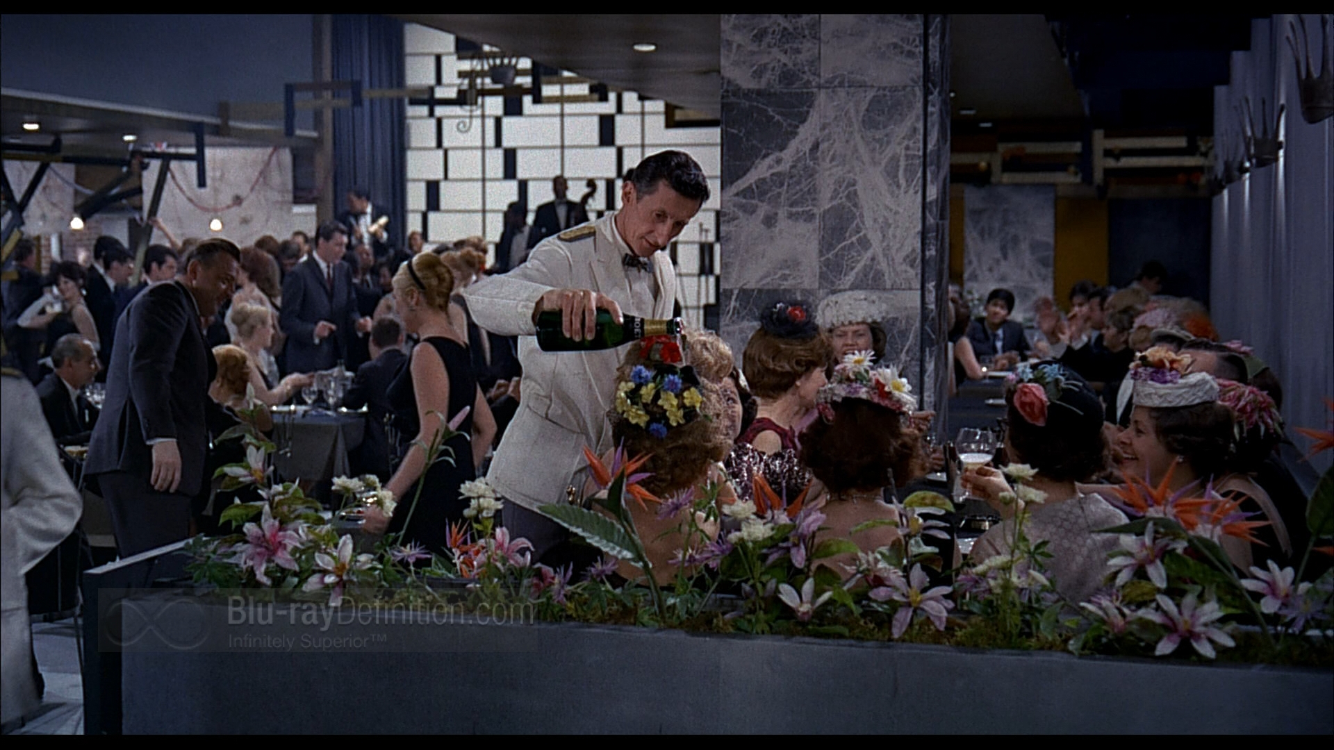 Playtime [The Criterion Collection] Blu-ray Review High-Resolution ...