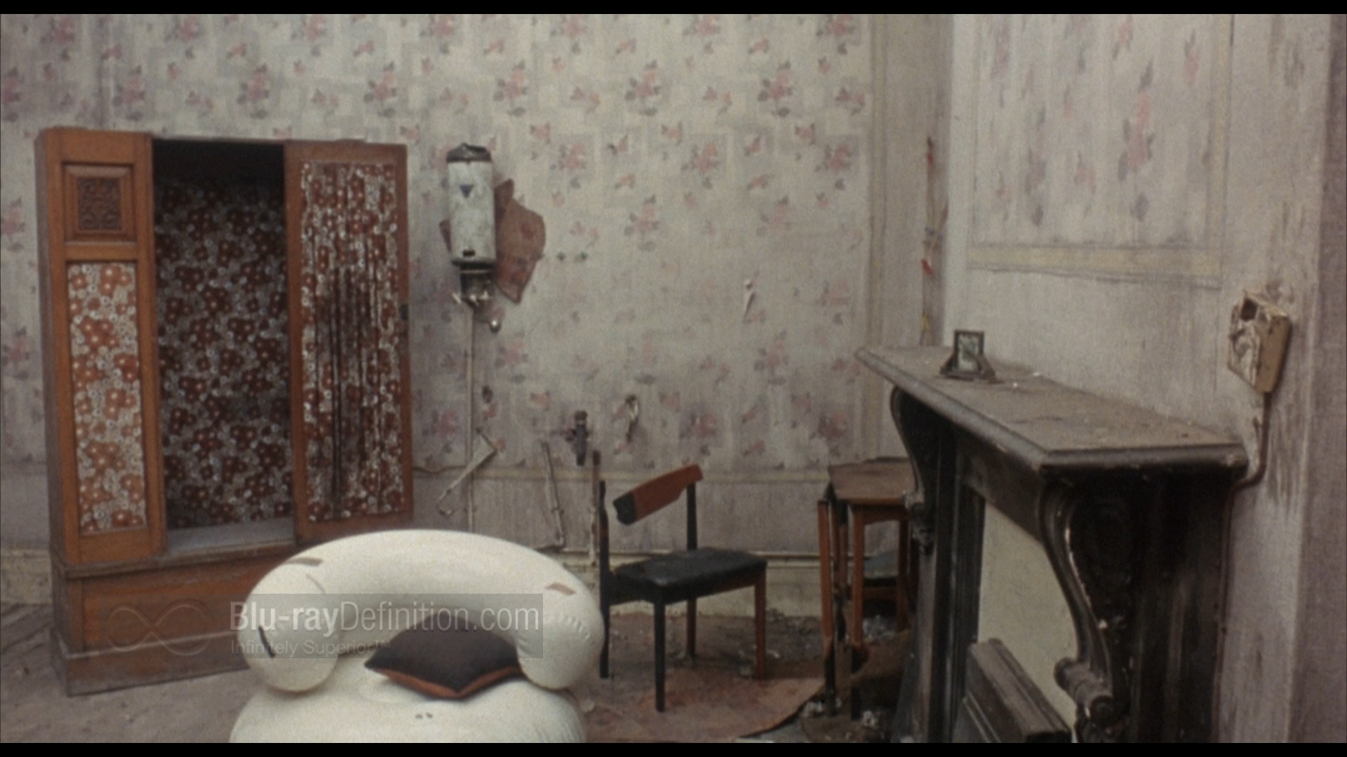 The Bed Sitting Room [UK Release] Bluray Review HighResolution Screen