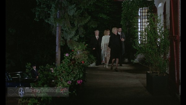 discreet-charm-of-bourgeoisie-uk-BD_01