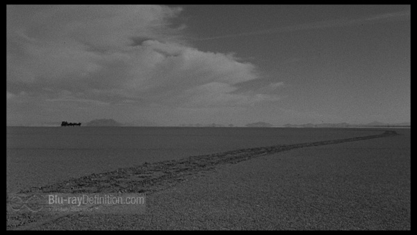 310-to-yuma-criterion-BD_01