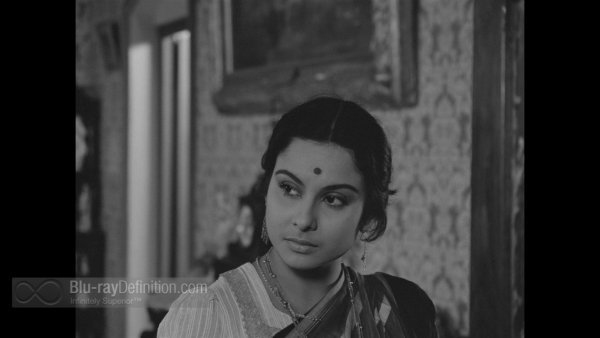 Charulata-Lonely-Wife-UK-BD_01