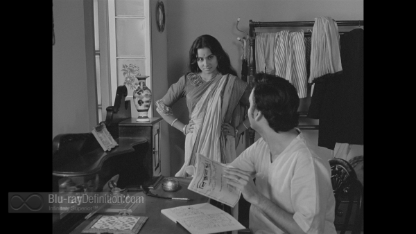 Charulata-Lonely-Wife-UK-BD_09