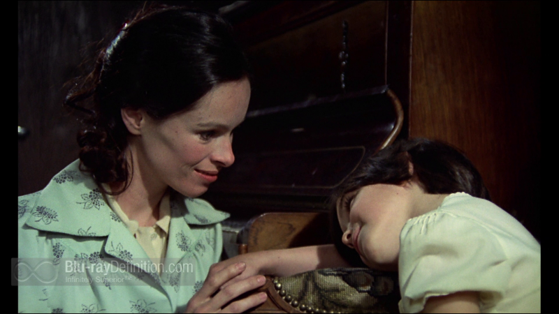 Cría cuervos meaning image