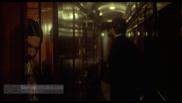 Murder-on-the-Orient-Express-UK-BD_05