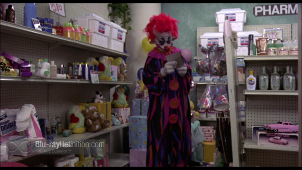 Killer-Klowns-from-Outer-Space-UK-BD_08