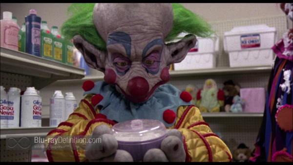 Killer-Klowns-from-Outer-Space-UK-BD_09