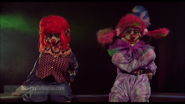 Killer-Klowns-from-Outer-Space-UK-BD_19