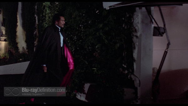 scream-Blacula-scream-UK-BD_08