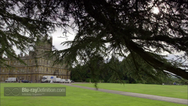 The-Manner-of-Downton-Abbey-BD_12