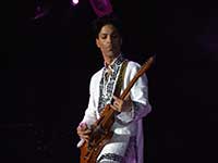 Prince_at_Coachella-2008