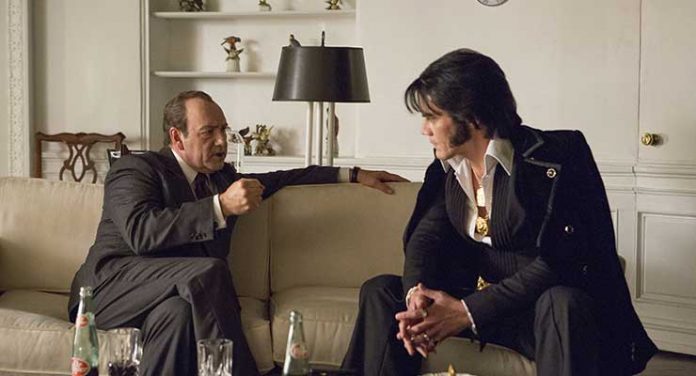 Publicity still of Kevin Spacey & Michael Shannon in Elvis & Nixon (2016)