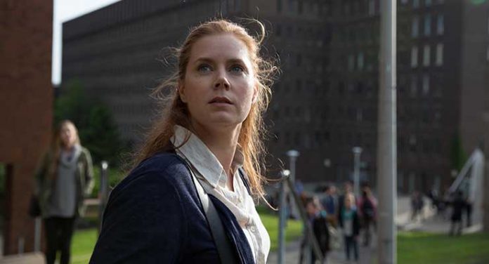 Publicity still of Amy Adams from Arrival (2016)