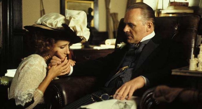 Emma Thompson and Anthony Hopkins in Howards End (1992)