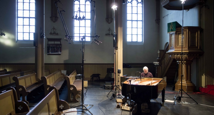 Jens Harald Bratlie: Vers la Lumière 2L-132 Recording Session. Session Photo: Beatrice Johannessen.