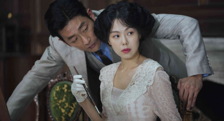 Ha Jung-woo and Kim Min-hee in Park Chan-wook's erotic Korean mystery/drama The Handmaiden (2017)