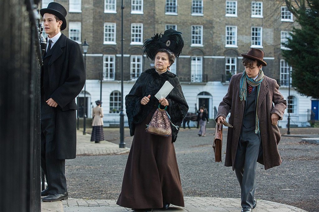 Tracey Ullman, Alex Lawther, and Joseph Quinn in Howards End (2017)