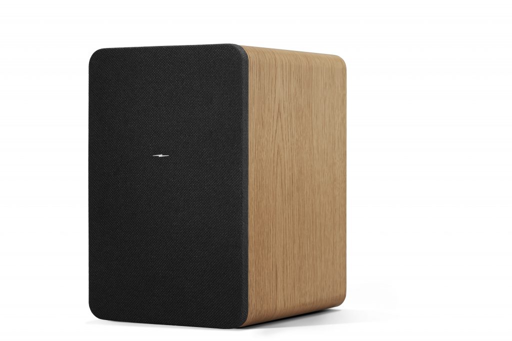 Shinoloa Detroit Barefoot Bookshelf Speaker Shinoloa Detroit Barefoot Bookshelf Speaker Side View w/ Grille (Natural)