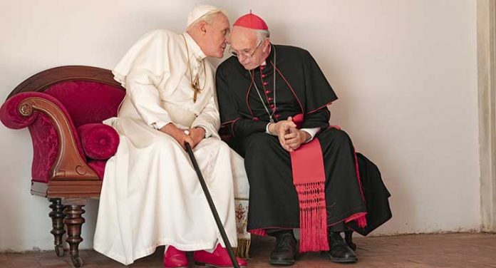 Anthony Hopkins and Johnathan Pryce in The Two Popes (2019)