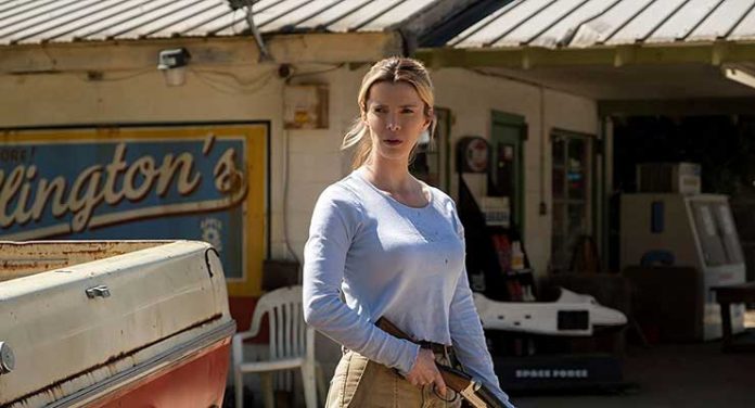 Betty Gilpin in The Hunt (2020)