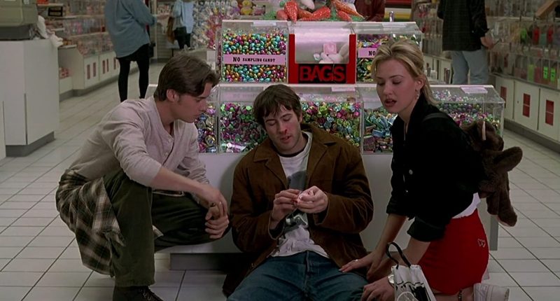 Joey Lauren Adams, Jason Lee, and Jeremy London in Mallrats (1995)