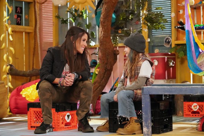 PUNKY BREWSTER -- Pilot Episode -- Pictured: (l-r) Soleil Moon Frye as Punky Brewster, Quinn Copeland as Izzy -- (Photo by: Evans Vestal Ward/Peacock)