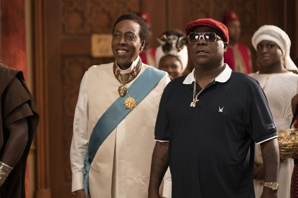 Arsenio Hall and Tracy Morgan star in COMING 2 AMERICA Photo: Quantrell D. Colbert © 2020 Paramount Pictures