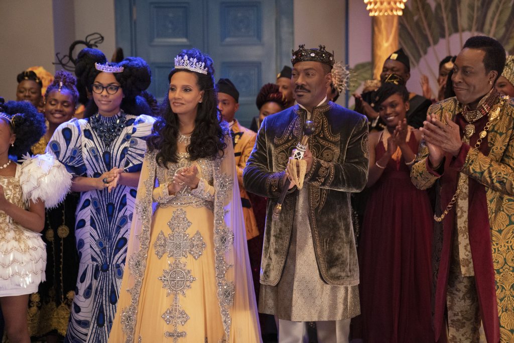 Bella Murphy, Shari Headley, Eddie Murphy and Arsenio Hall star in COMING 2 AMERICA Photo: Quantrell D. Colbert © 2020 Paramount Pictures