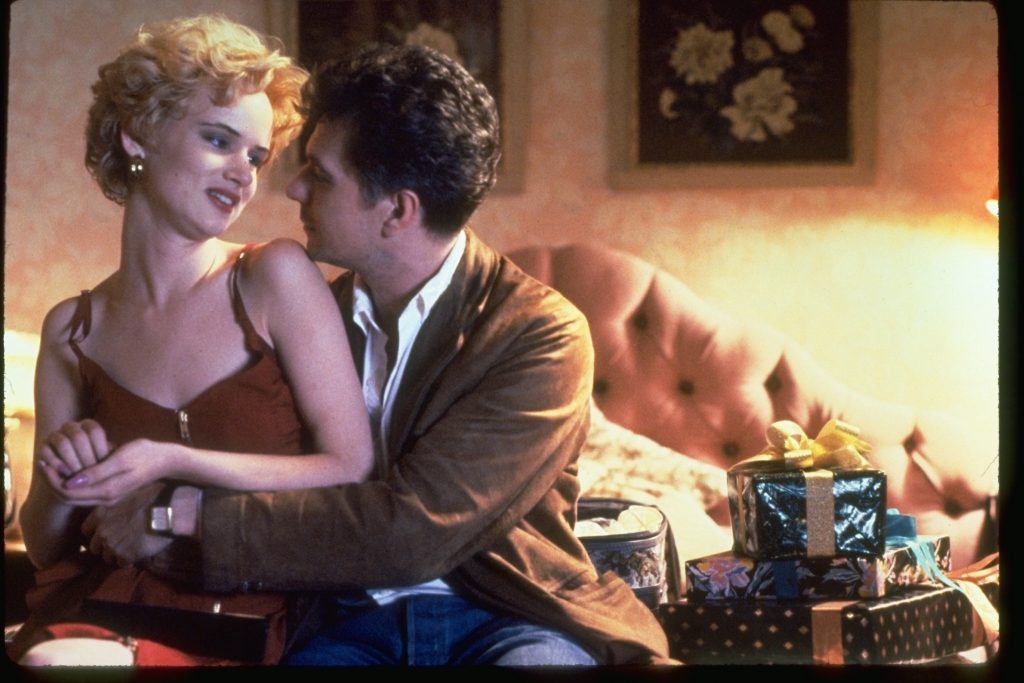 Gary Oldman and Juliette Lewis in Romeo is Bleeding (1993)