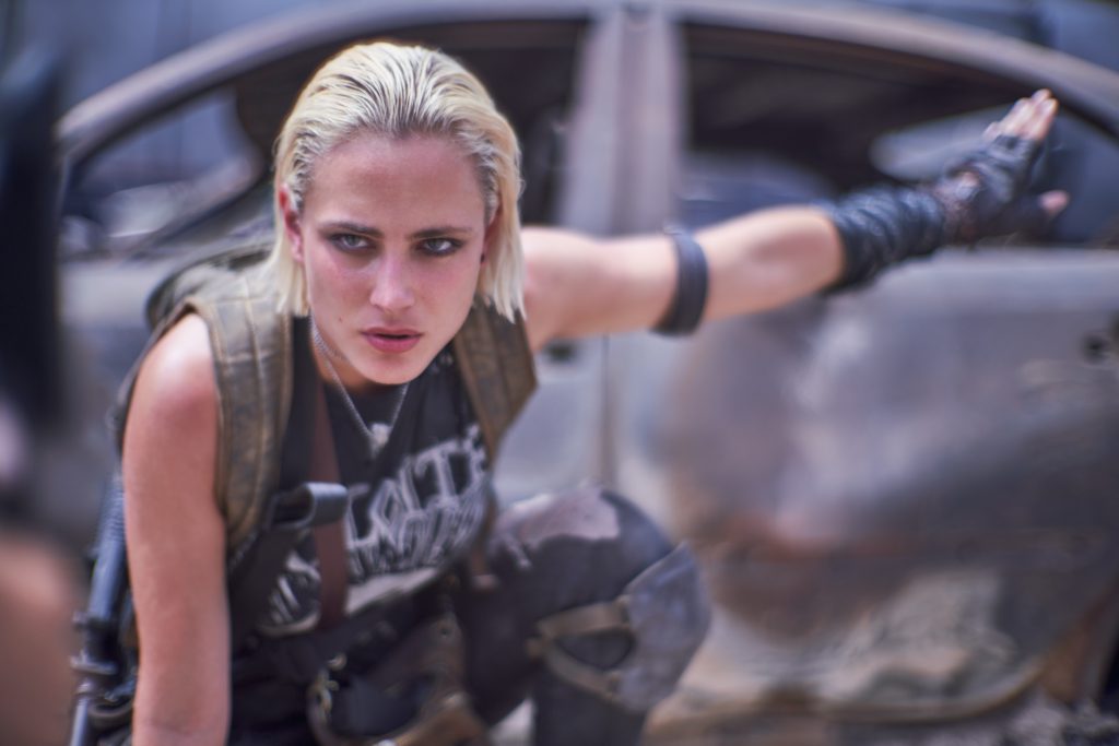 ARMY OF THE DEAD (L to R) NORA ARNEZEDER as LILLY (THE COYOTE) in ARMY OF THE DEAD. Cr. CLAY ENOS/NETFLIX © 2021