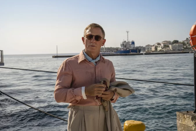 Daniel Craig in Glass Onion: A Knives Out Mystery (2022)