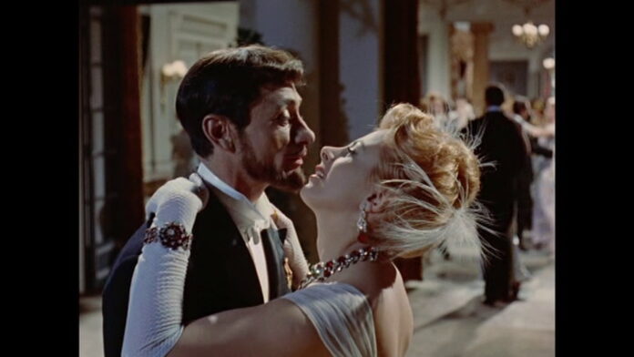 Robert Lamoureux and Sandra Milo in The Adventures of Arsène Lupin (1957)