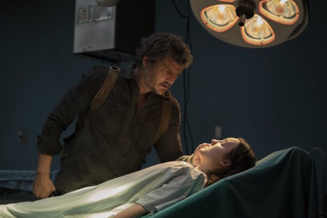 Pedro Pascal and Bella Ramsey in The Last of Us (2023)