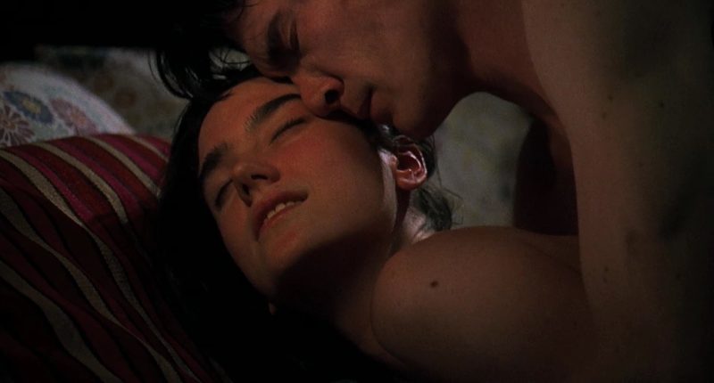 Jennifer Connelly and Billy Crudup in Waking the Dead (2000)