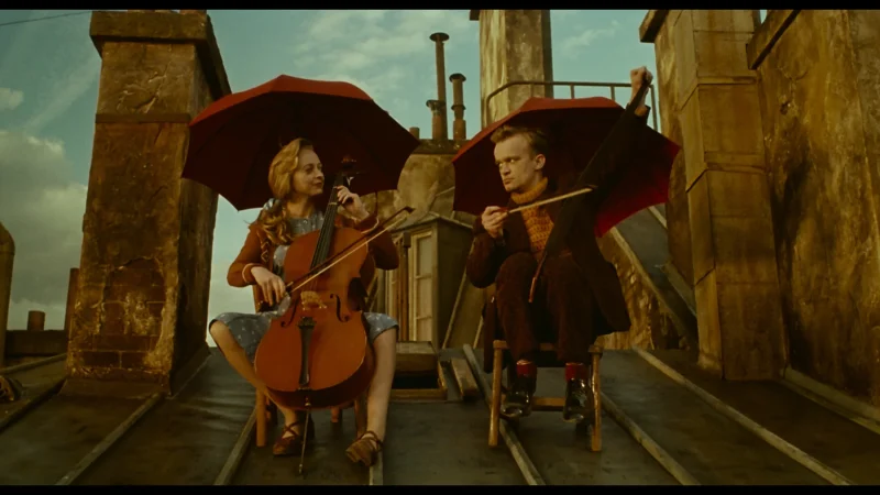 Marie-Laure Dougnac and Dominique Pinon in Delicatessen (1991)