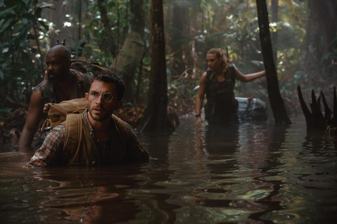 Jonathan Bailey and Scarlett Johansson in Jurassic World: Rebirth (2025)