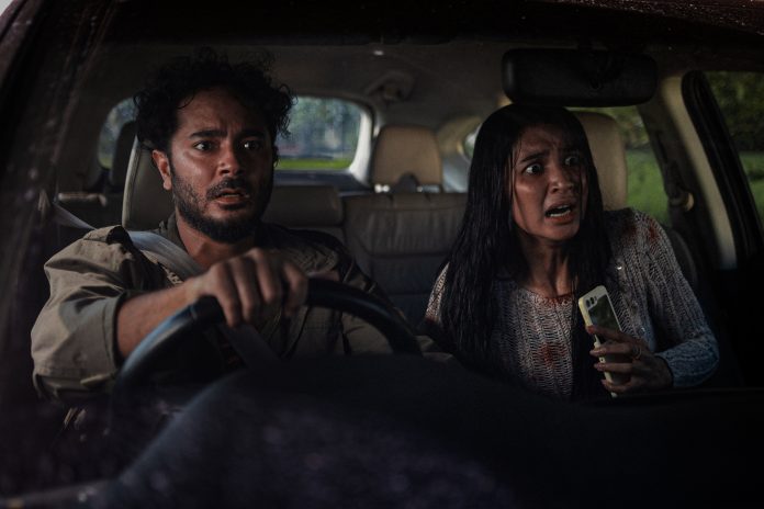 Abadi Nan Jaya. (L to R) Marthino Lio, Mikha Tambayong in Abadi Nan Jaya. Cr. Courtesy of Netflix © 2025