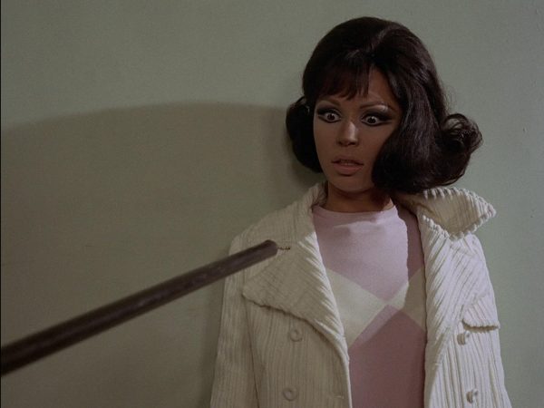 Karina Kar in Una iena in cassaforte (1968)